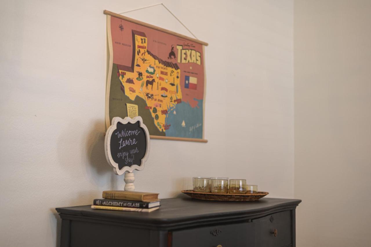 Restored 1930S Uptown Bungalow 2 Min. To Magnolia 韦科 外观 照片